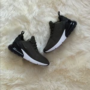 Nike airmax 270 in olive green